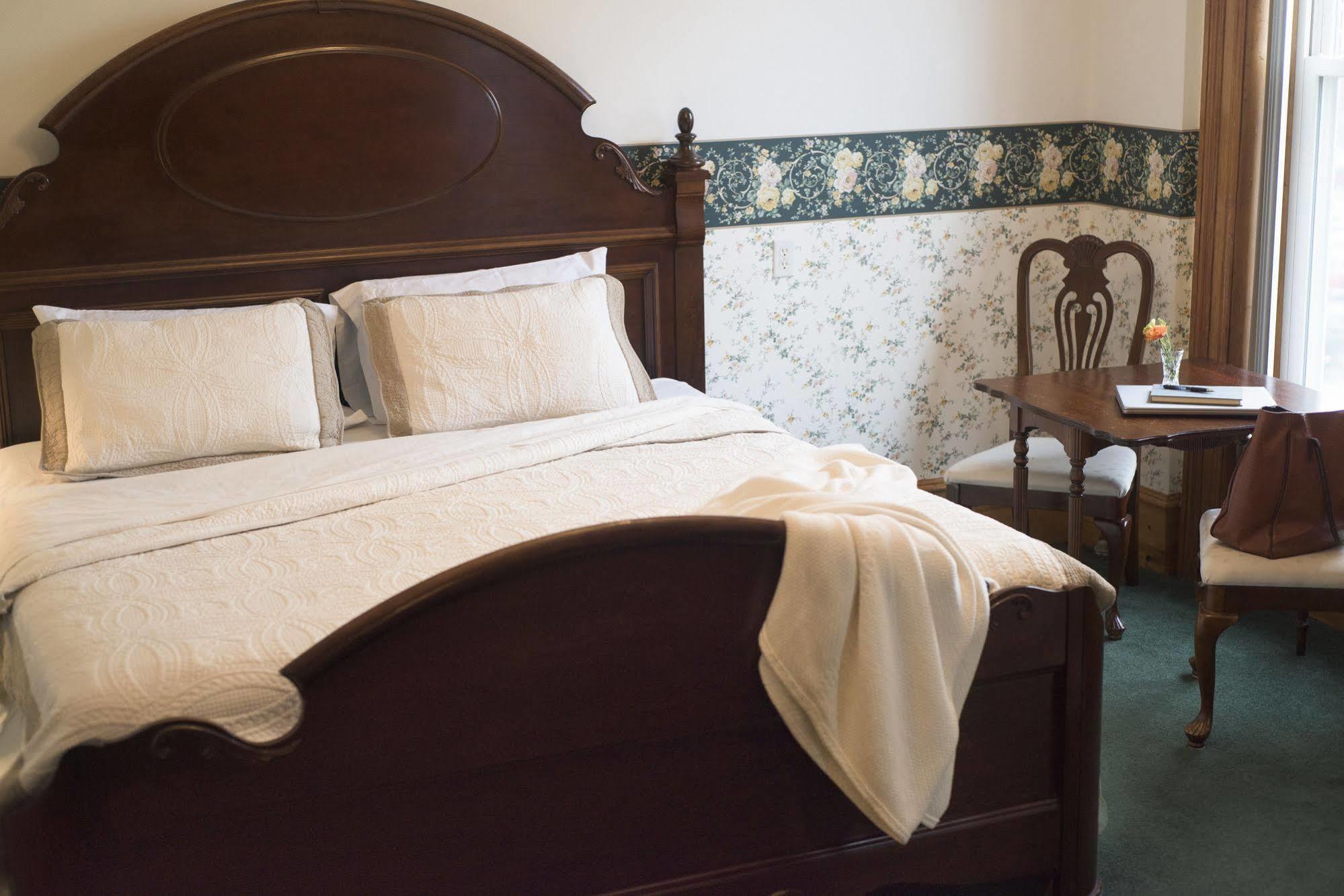 Decker Hotel & Bar Maquoketa Экстерьер фото