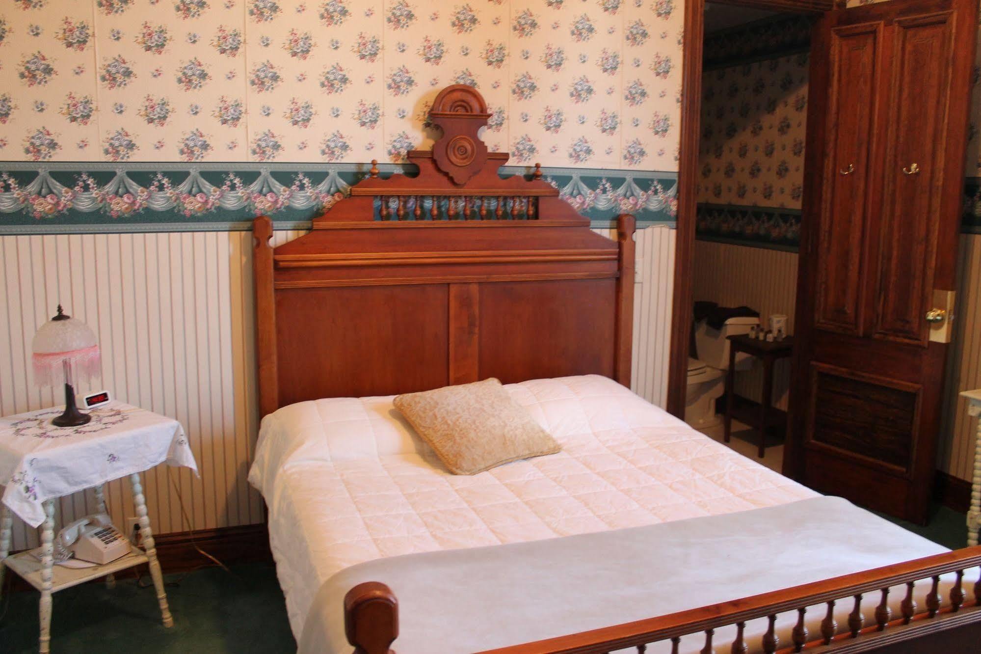 Decker Hotel & Bar Maquoketa Экстерьер фото