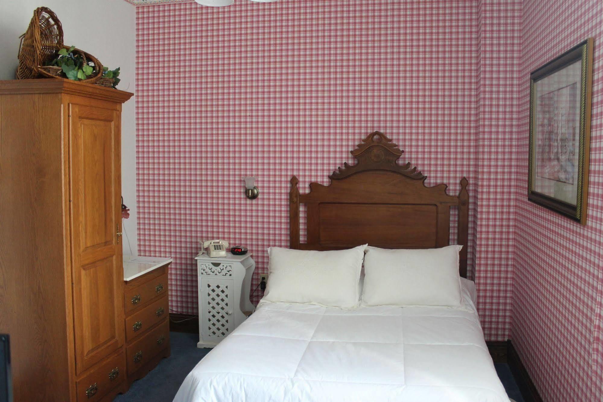 Decker Hotel & Bar Maquoketa Экстерьер фото